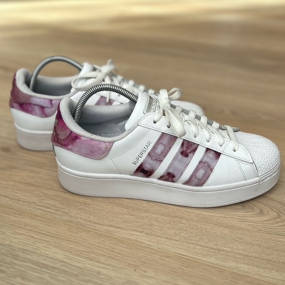 Adidas Superstar Bold Floral Sneakers Women’s Size 10 - Picture 1 of 10